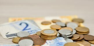 Restauração e o comércio a retalho perderam 354,4 milhões de euros e 316,3 milhões de euros em abril Salário Minimo Nacional