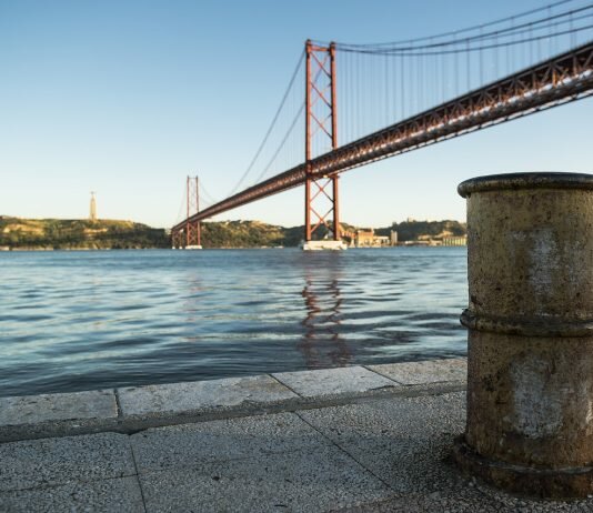 Táxis fluviais no rio Tejo Táxis no tejo