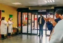 Médicos surpreendem taxista que não cobrava nada aos pacientes médicos taxista